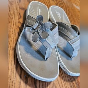 Women's Clark sandals size 9